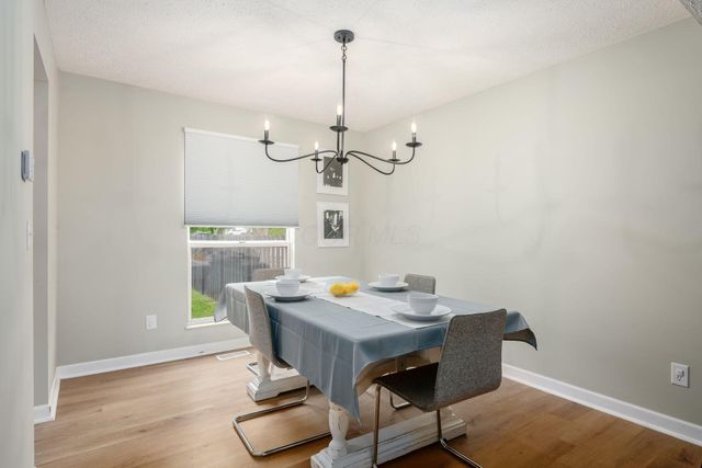 2550 Breathstone Drive, Powell, OH 43065