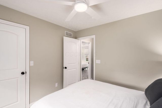2550 Breathstone Drive, Powell, OH 43065