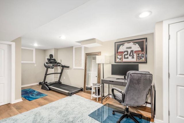 2550 Breathstone Drive, Powell, OH 43065