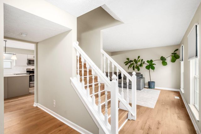 2550 Breathstone Drive, Powell, OH 43065