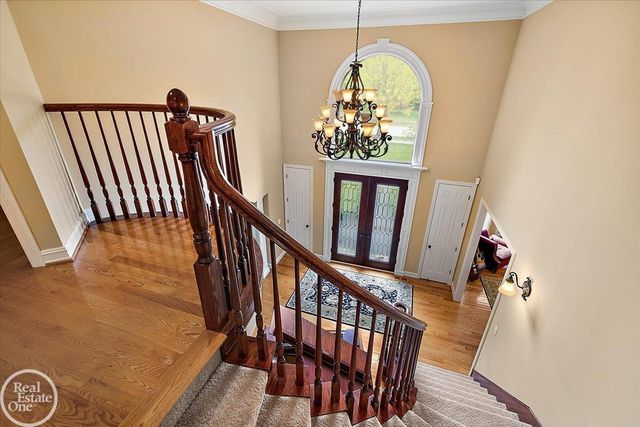 877 Quarry Drive, Rochester Hills, MI 48306