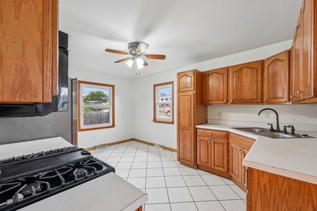 2100 Illinois STREET, Racine, WI 53405