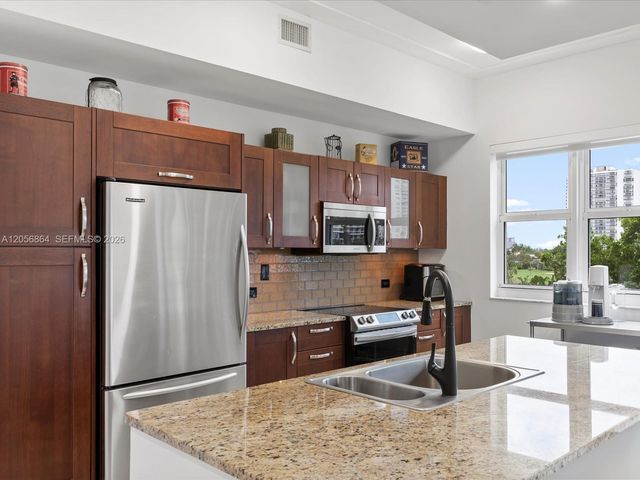 20000 E Country Club Dr 416, Aventura, FL 33180