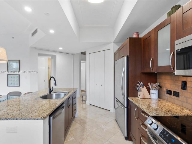 20000 E Country Club Dr 416, Aventura, FL 33180
