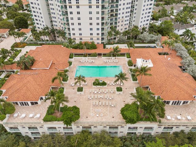 20000 E Country Club Dr 416, Aventura, FL 33180