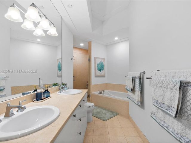 20000 E Country Club Dr 416, Aventura, FL 33180