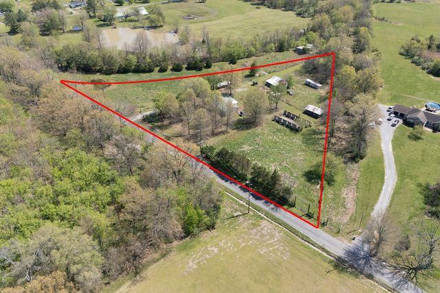13849 Mustang Road, Marion, IL 62959