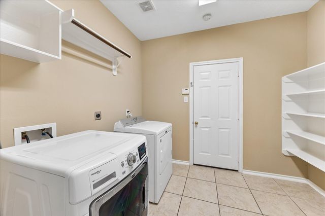 7 Quillwood Place, The Woodlands, TX 77354