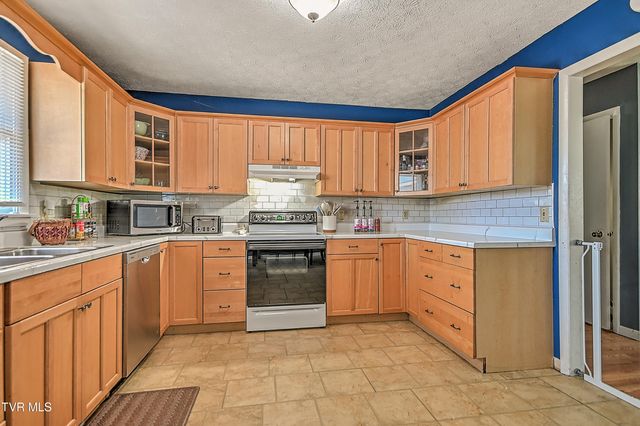 134 Grandview Road, Church Hill, TN 37642