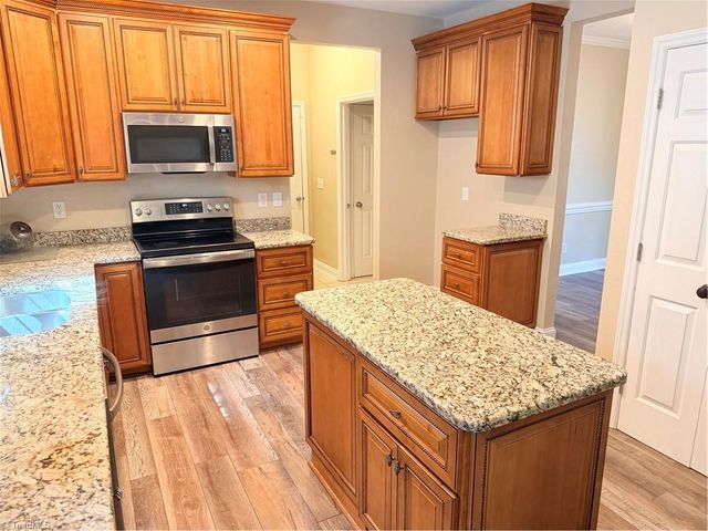 7605 Keating Drive, Stokesdale, NC 27310