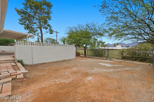 7061 E Edgemont Street, Tucson, AZ 85710