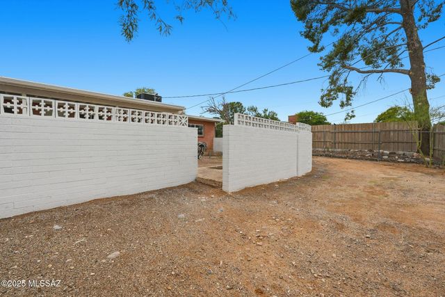 7061 E Edgemont Street, Tucson, AZ 85710