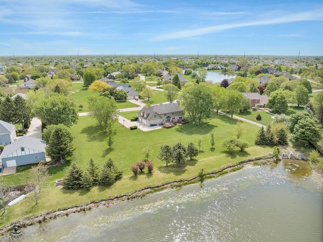 17628 S Williamsburg Drive, Plainfield, IL 60586