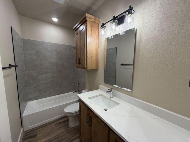 406 Essex Lane, Wolfforth, TX 79382