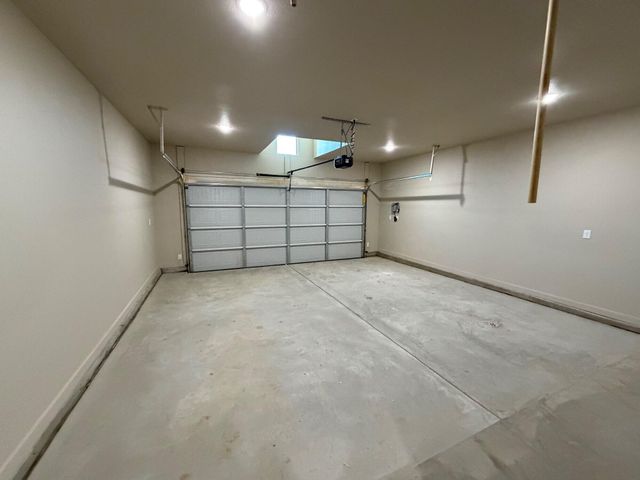 406 Essex Lane, Wolfforth, TX 79382