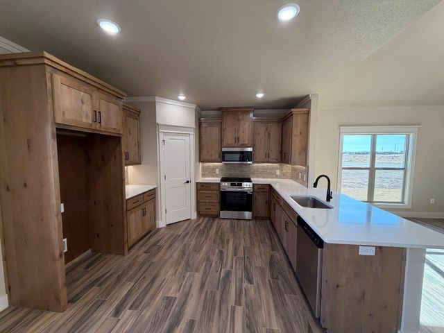 406 Essex Lane, Wolfforth, TX 79382