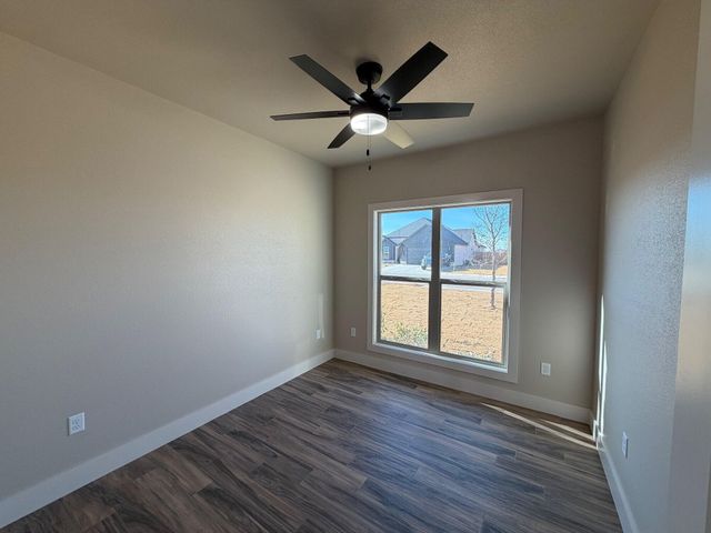 406 Essex Lane, Wolfforth, TX 79382