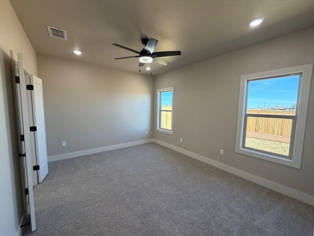 406 Essex Lane, Wolfforth, TX 79382