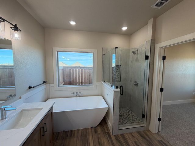 406 Essex Lane, Wolfforth, TX 79382