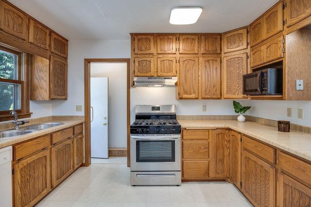 4602 Esch Lane, Madison, WI 53704