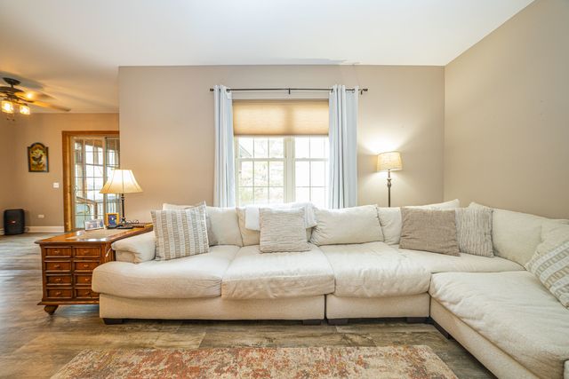 26708 W Megan Drive, Channahon, IL 60410