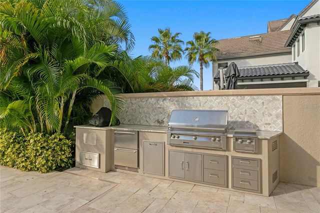 5905 BEACON SHORES STREET, Tampa, FL 33616