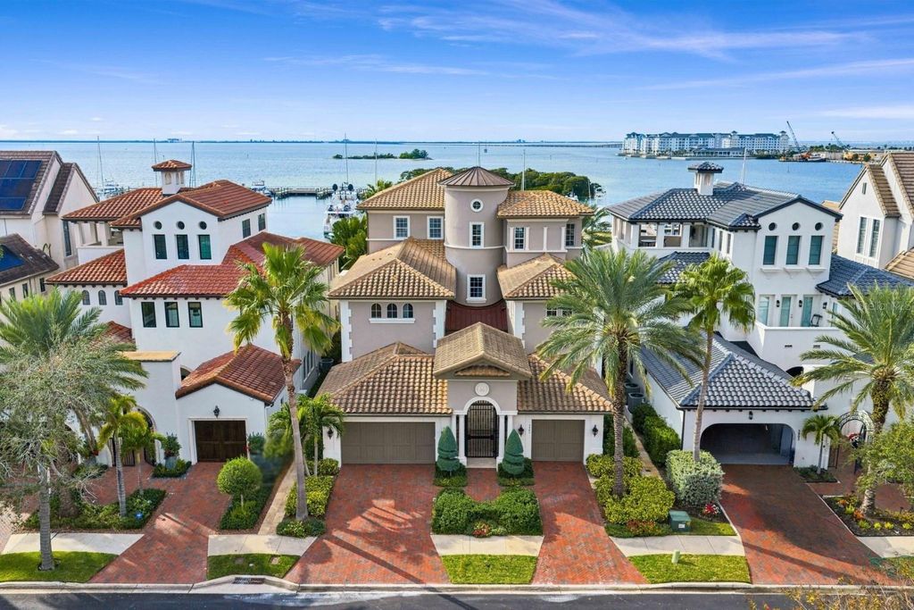 5905 BEACON SHORES STREET, Tampa, FL 33616