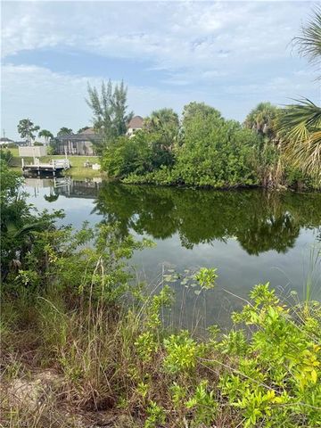 2220 NE 19th PL, Cape Coral, FL 33909