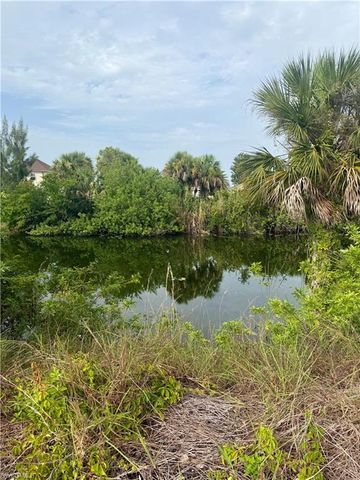 2220 NE 19th PL, Cape Coral, FL 33909
