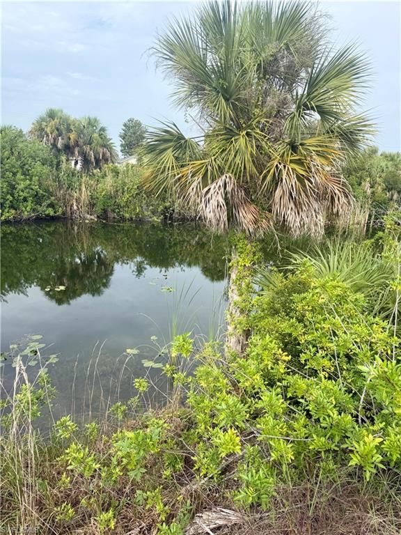 2220 NE 19th PL, Cape Coral, FL 33909