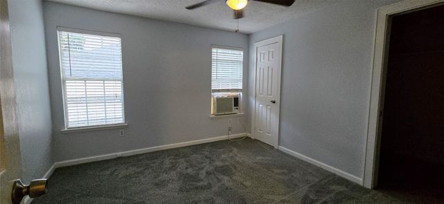 2861 W Devitt Street, Fort Worth, TX 76109