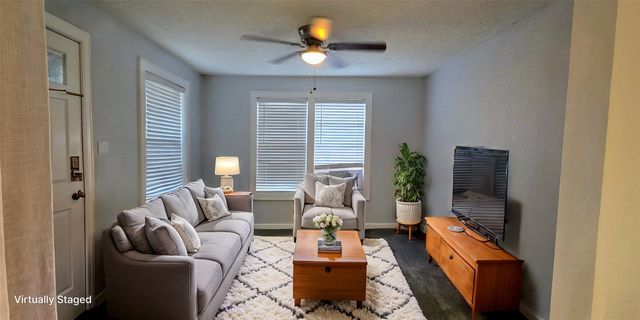 2861 W Devitt Street, Fort Worth, TX 76109