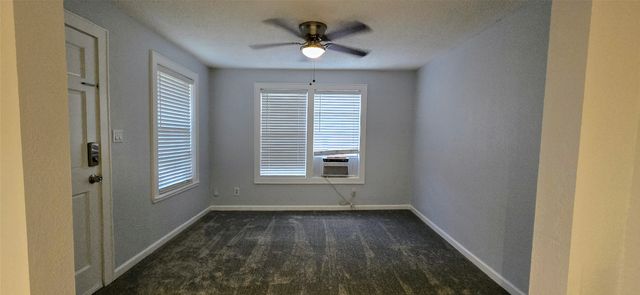 2861 W Devitt Street, Fort Worth, TX 76109