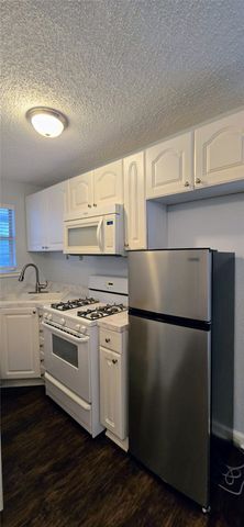 2861 W Devitt Street, Fort Worth, TX 76109