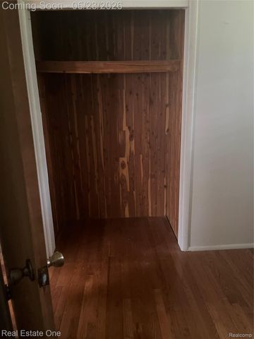 225 Juniper Street, Auburn Hills, MI 48326