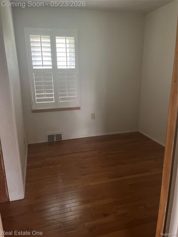 225 Juniper Street, Auburn Hills, MI 48326