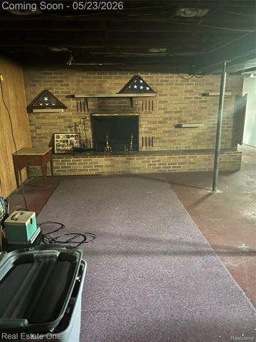 225 Juniper Street, Auburn Hills, MI 48326