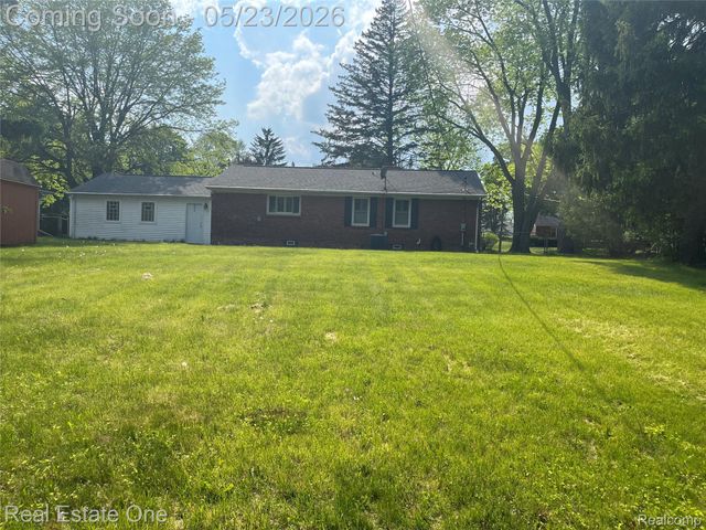 225 Juniper Street, Auburn Hills, MI 48326