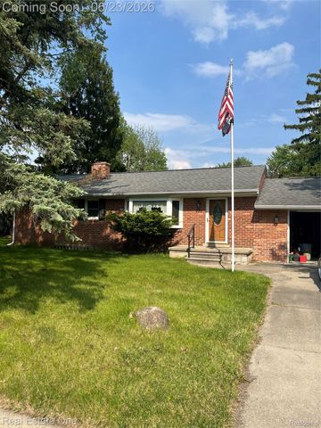 225 Juniper Street, Auburn Hills, MI 48326