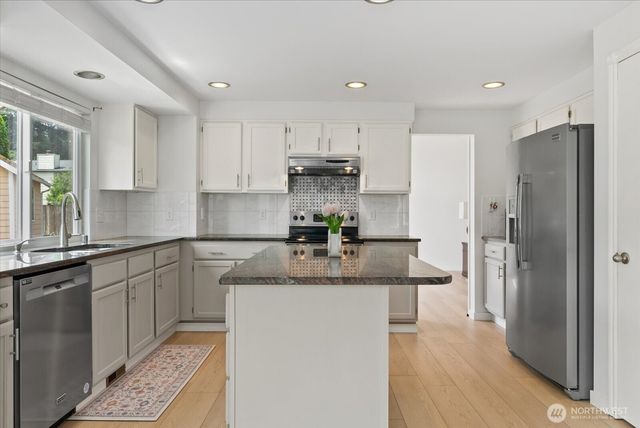 20448 105th Avenue SE, Kent, WA 98031