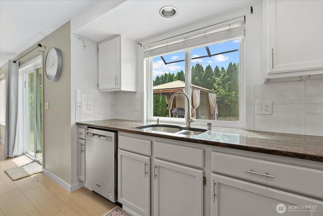 20448 105th Avenue SE, Kent, WA 98031
