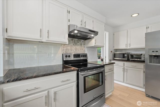 20448 105th Avenue SE, Kent, WA 98031