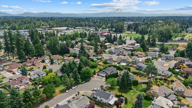 20448 105th Avenue SE, Kent, WA 98031