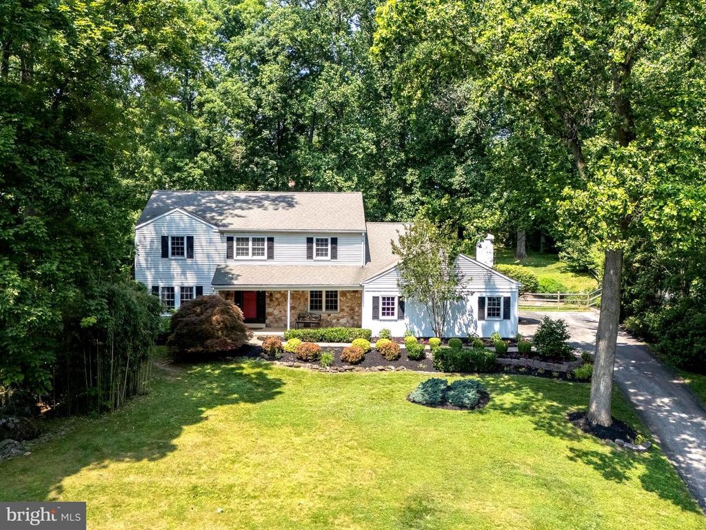 1064 BEAUMONT RD, Berwyn, PA 19312