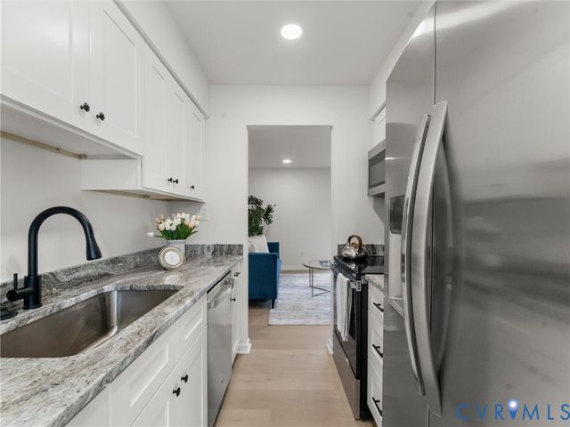 2280 High Bush Cir, Glen Allen, VA 23060