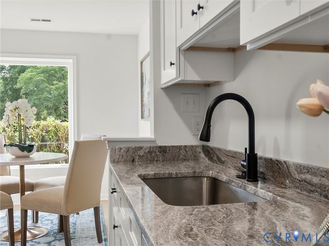2280 High Bush Cir, Glen Allen, VA 23060