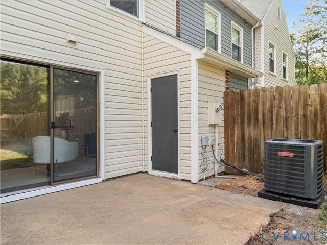 2280 High Bush Cir, Glen Allen, VA 23060
