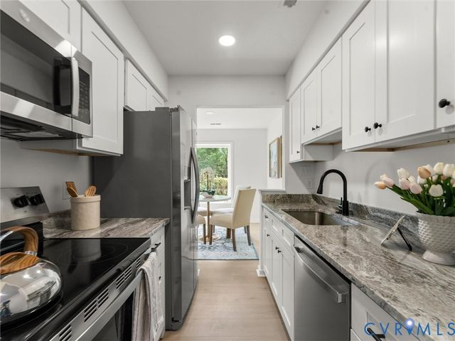 2280 High Bush Cir, Glen Allen, VA 23060