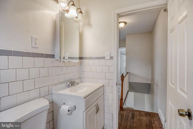 946 MIDDLESEX RD, Essex, MD 21221