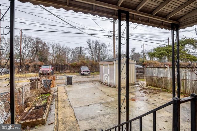 946 MIDDLESEX RD, Essex, MD 21221